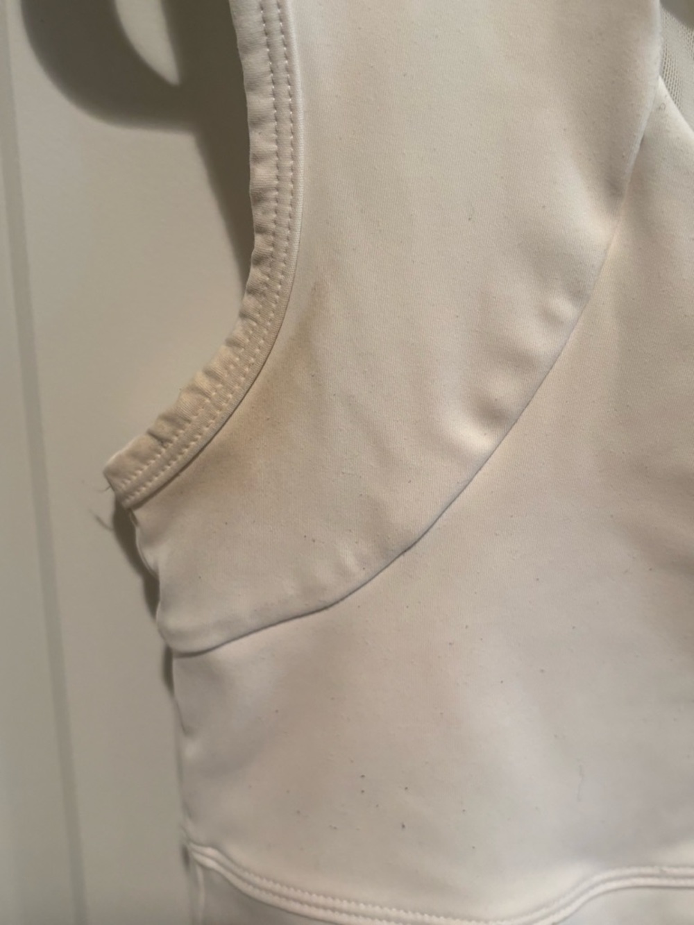Forme Women’s White Scoop-Neck Sports Bra Crop - Picture 3 of 5